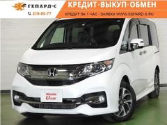 Минивэн или однообъемник Honda Stepwgn 2017 года, 1780000 рублей, Новосибирск