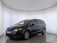 Минивэн или однообъемник Chrysler Pacifica 2018 года, 3085000 рублей, Москва