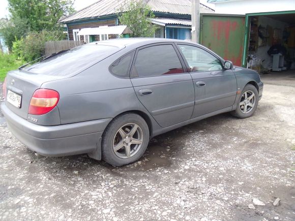  Toyota Avensis 2003 , 300000 , 