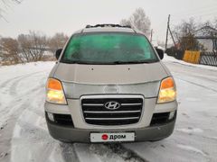 Минивэн или однообъемник Hyundai Starex 2007 года, 690000 рублей, Бийск