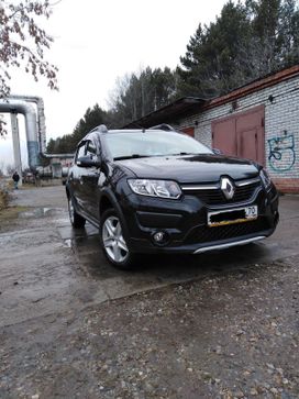  Renault Sandero Stepway 2015 , 600000 , 