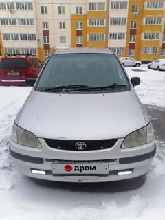 Минивэн или однообъемник Toyota Corolla Spacio 1998 года, 385000 рублей, Омск