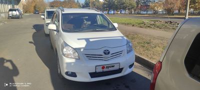 Минивэн или однообъемник Toyota Verso 2011 года, 1049000 рублей, Красноярск
