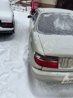 Седан Toyota Carina 1994 года, 130000 рублей, Красноярск