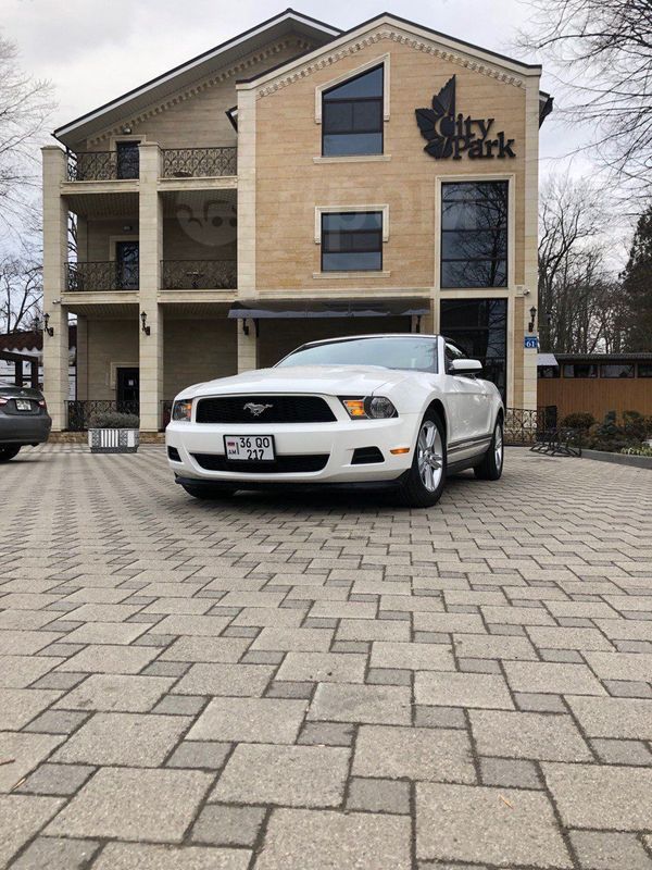  Ford Mustang 2011 , 1000000 , 