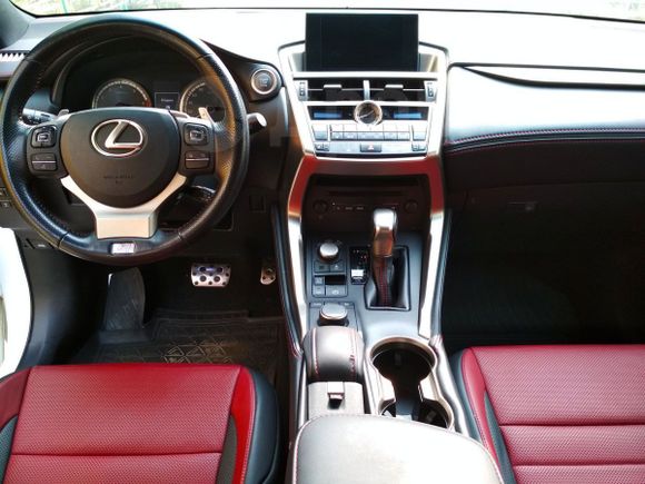 SUV   Lexus NX200t 2016 , 2390000 , 