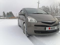 Хэтчбек Toyota Ractis 2005 года, 590999 рублей, Уссурийск