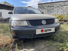 Седан Volkswagen Passat 1996 года, 200000 рублей, Кызыл