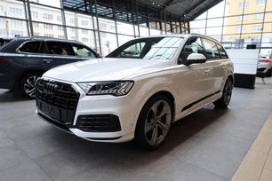 SUV   Audi Q7 2022 , 13200000 , -