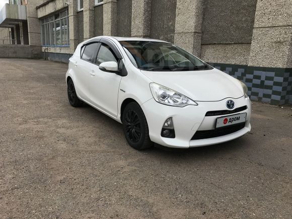  Toyota Aqua 2013 , 555000 , 