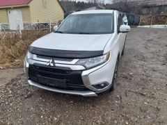SUV или внедорожник Mitsubishi Outlander 2017 года, 2540000 рублей, Алдан