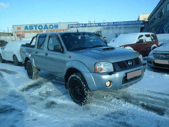  Nissan NP300 2010 , 640000 , 