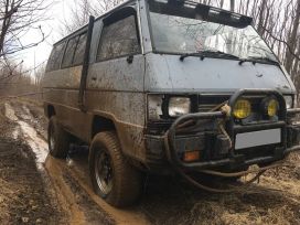    Mitsubishi Delica 1985 , 130000 , 