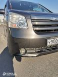    Toyota Noah 2009 , 890000 , 