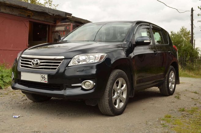 SUV   Toyota RAV4 2011 , 875000 ,  