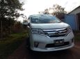    Nissan Serena 2011 , 899000 , 