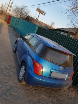  Toyota ist 2002 , 350000 , 