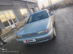 Седан Nissan Sunny 1993 года, 99999 рублей, Омск
