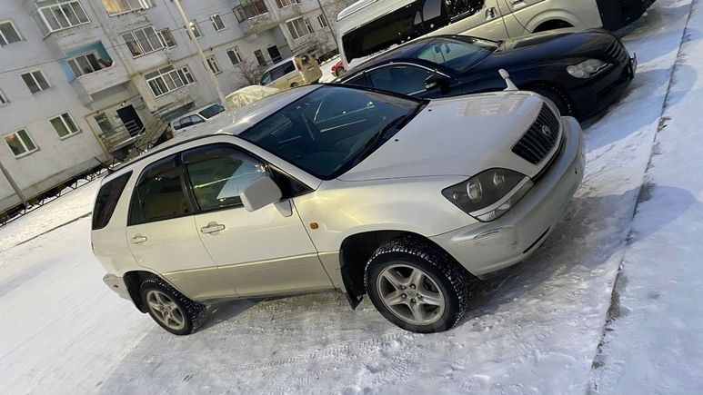 SUV   Toyota Harrier 1998 , 455000 , 