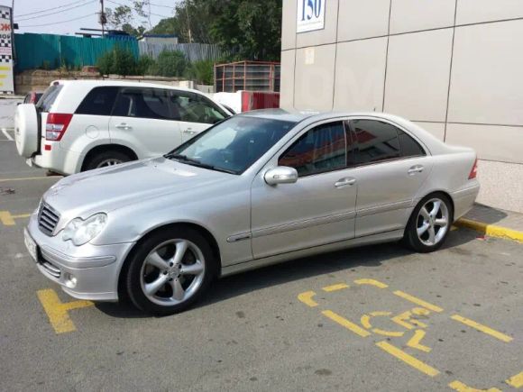  Mercedes-Benz C-Class 2004 , 500000 , 