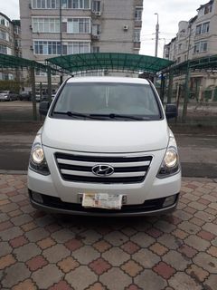 Минивэн или однообъемник Hyundai H1 2016 года, 2500000 рублей, Анапа