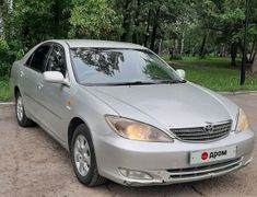 Седан Toyota Camry 2001 года, 585000 рублей, Барнаул