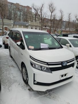    Toyota Voxy 2014 , 1860000 , 