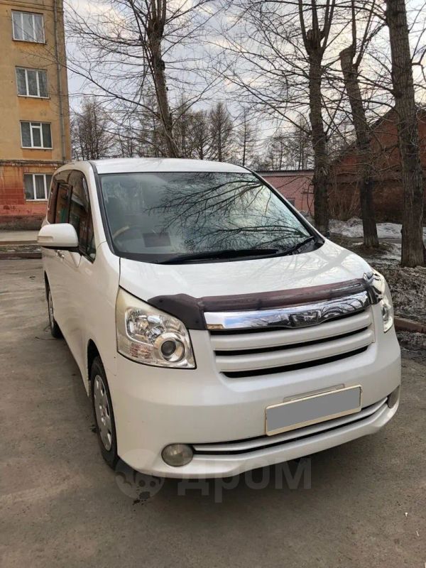    Toyota Noah 2008 , 840000 , 