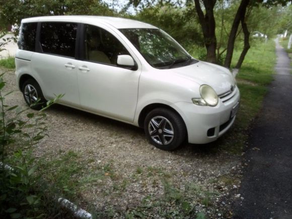    Toyota Sienta 2007 , 310000 , 