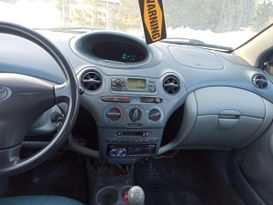  3  Toyota Yaris 1999 , 200000 , 