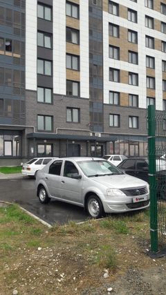 Седан Renault Logan 2013 года, 420000 рублей, Москва