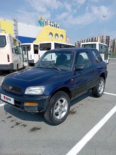 Внедорожник 3 двери Toyota RAV4 1995 года, 390000 рублей, Омск