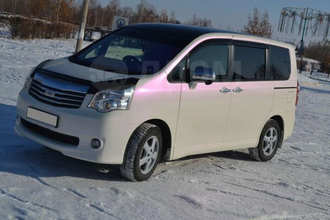    Toyota Noah 2010 , 850000 , 