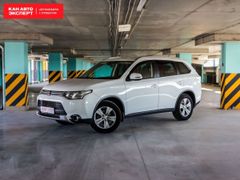 SUV или внедорожник Mitsubishi Outlander 2014 года, 1689600 рублей, Казань