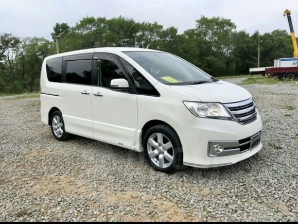    Nissan Serena 2013 , 1045000 , 