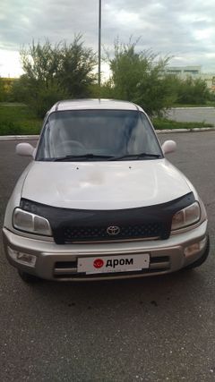 SUV или внедорожник Toyota RAV4 1998 года, 500000 рублей, Омск