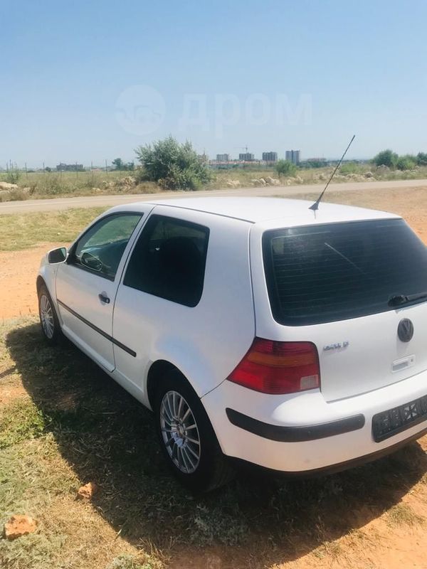  3  Volkswagen Golf 2002 , 299999 , 