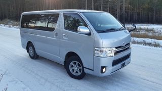 Минивэн или однообъемник Toyota Hiace 2016 года, 3655000 рублей, Усолье-Сибирское