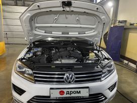 SUV   Volkswagen Touareg 2015 , 2999999 , 