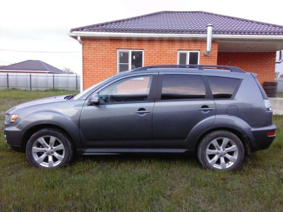 SUV   Mitsubishi Outlander 2011 , 880000 , 