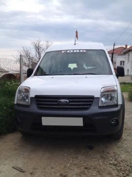    Ford Tourneo Connect 2010 , 650000 , 