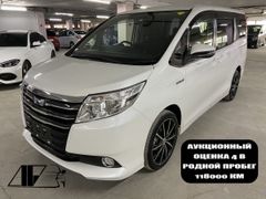 Минивэн или однообъемник Toyota Noah 2015 года, 2125000 рублей, Екатеринбург