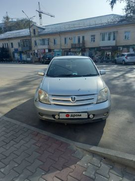  Toyota ist 2002 , 250000 , 