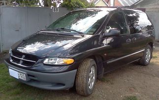    Chrysler Voyager 1999 , 305000 , 