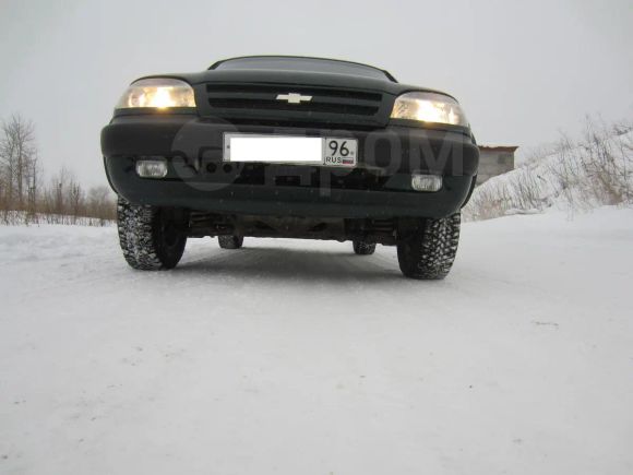 SUV   Chevrolet Niva 2004 , 230000 ,  