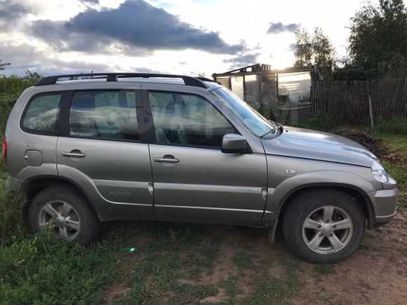 SUV   Chevrolet Niva 2013 , 400000 , 