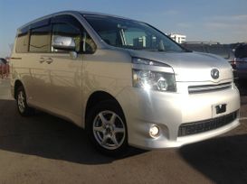    Toyota Voxy 2008 , 720000 , 