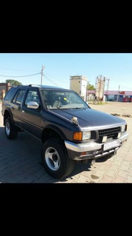 SUV или внедорожник Isuzu Rodeo 1995 года, 420000 рублей, Уссурийск