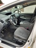    Toyota Prius v 2012 , 1200000 , 