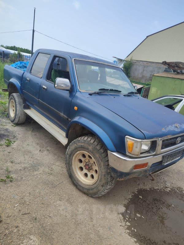 Пикап Toyota Hilux 1993 года, 615000 рублей, Арсеньев